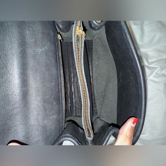 Black Vintage Coach Manor (Style Number 9977) - Picture 11 of 13